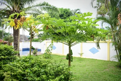 Shimmer Three-Bedroom Villa with large garden and two swimming pools – Foto 9